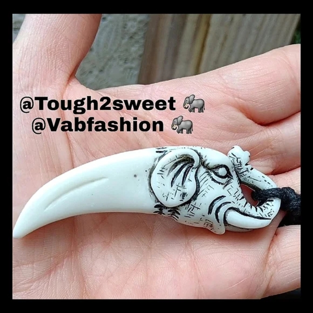 ARTISAN CARVED RESIN HIGHLY DETAILED ADJUSTABLE ELEPHANT NECKLACE (EL9)